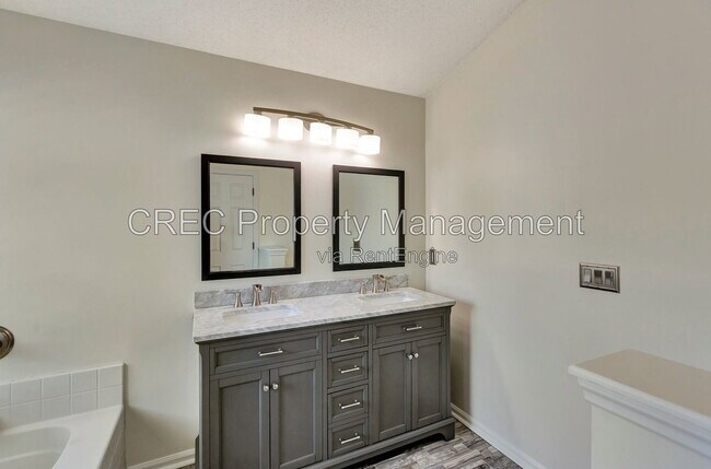 Building Photo - 1336 Wild Olive Dr