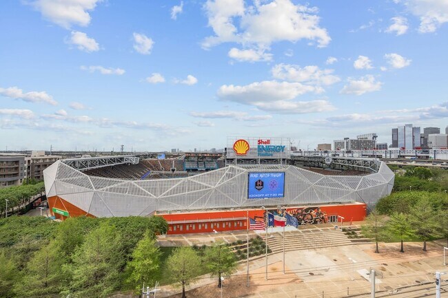 Building Photo - 505 Bastrop St