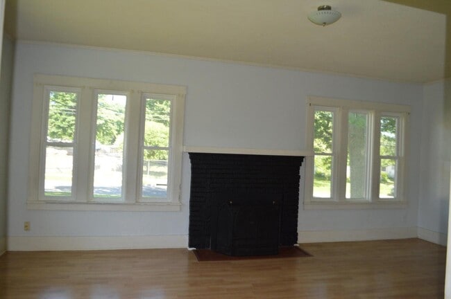 Building Photo - 101 S Garth Ave