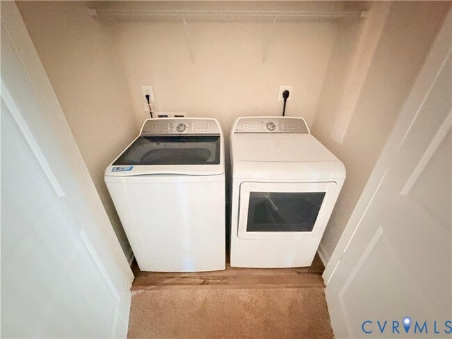 Building Photo - 8772 Pioneer Hl Dr