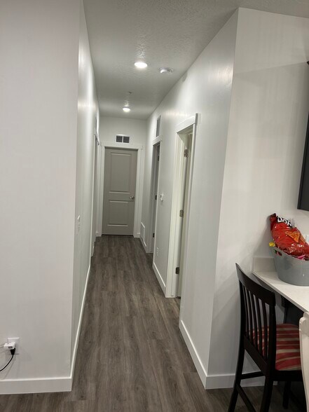 Building Photo - 891 S 2300 E