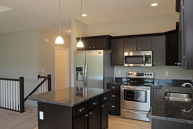 Building Photo - Easy access to Iowa City and beyond