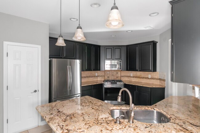 Building Photo - 13065 Tidewater Crossing