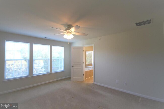 Building Photo - 515 Ellison Dr