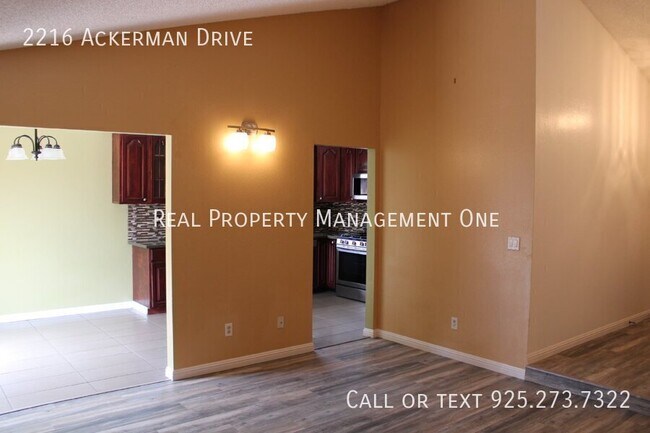 Building Photo - 2216 Ackerman Dr
