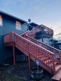 Building Photo - Large renovated 2 bedroom apartment in the heart of Stayton.  Don't miss this opportunity!