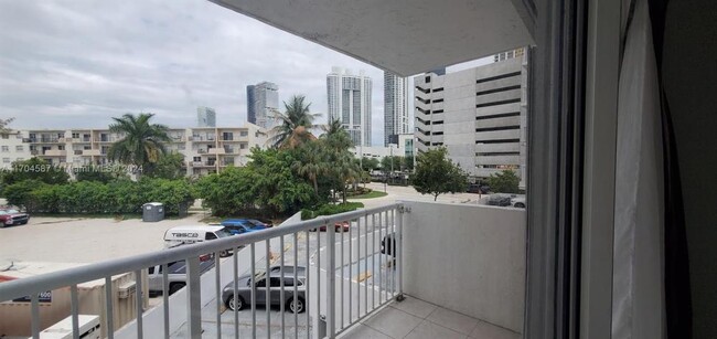 Building Photo - 2 bedroom in Sunny Isles Beach FL 33160