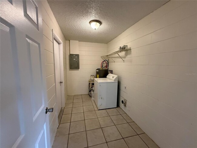 Building Photo - 34918 Ansley Ave