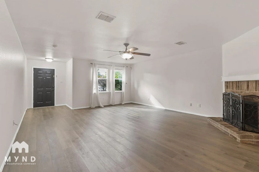 Building Photo - 13139 Ambrose Dr