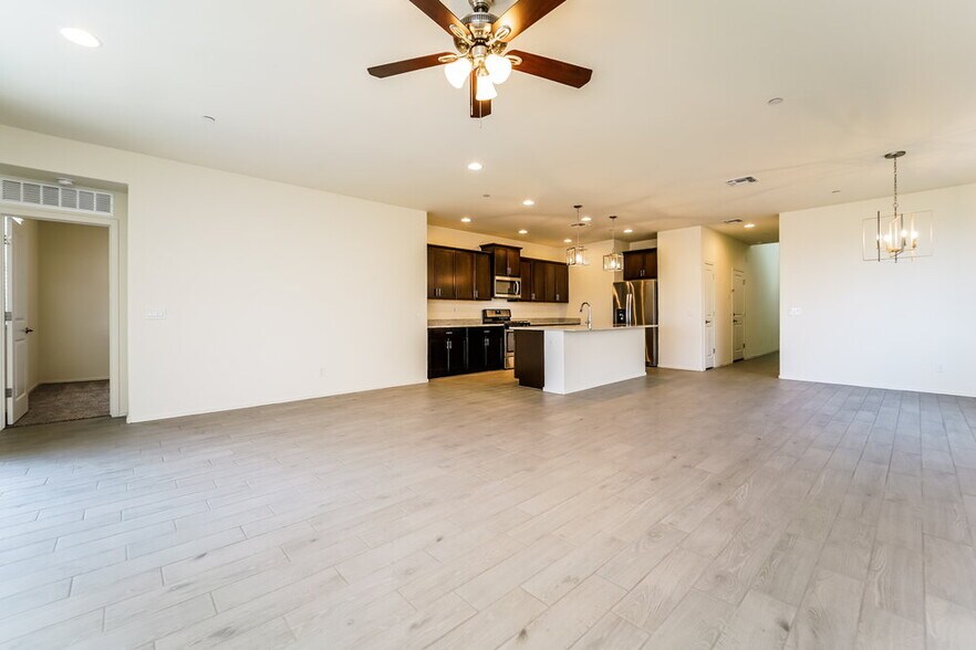 Building Photo - 10696 W Embrey Dr