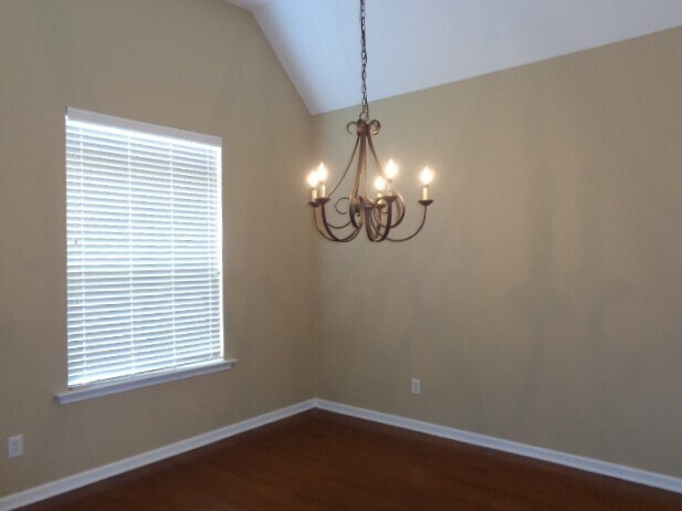 Building Photo - 1110 California Dr