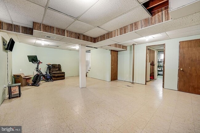 Building Photo - 6714 Amherst Rd