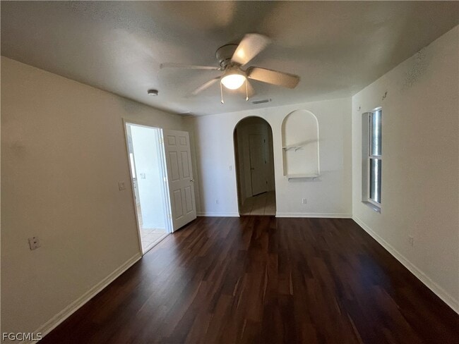 Building Photo - 1428 SW 29th St