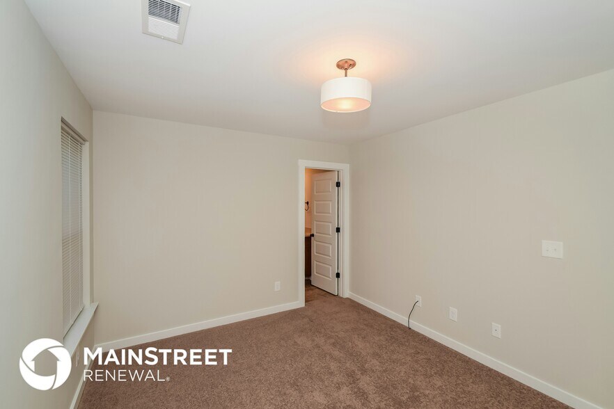 Building Photo - 75 Deer Creek Dr