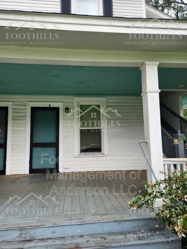 Building Photo - 120 Anderson Ave