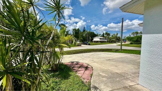 Building Photo - 18374 Columbine Rd