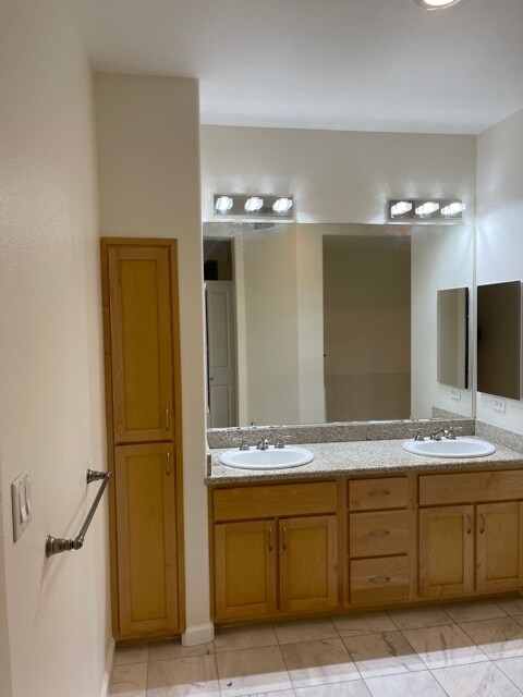 Building Photo - 20500 Town Center Ln