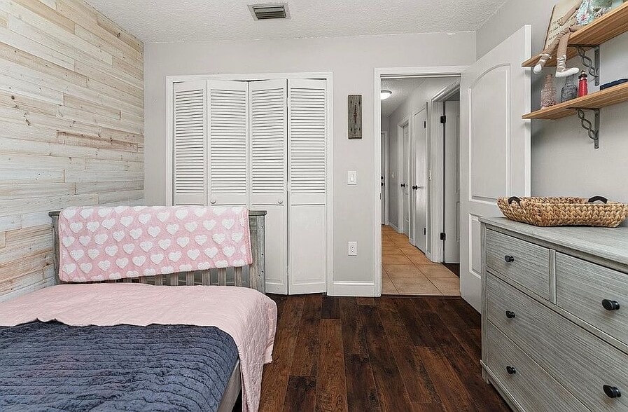 Building Photo - 9781 Lake Georgia Dr