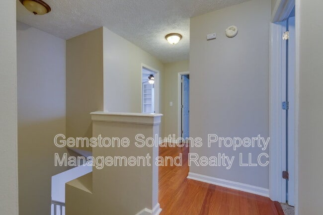 Building Photo - 55 Banwell Park