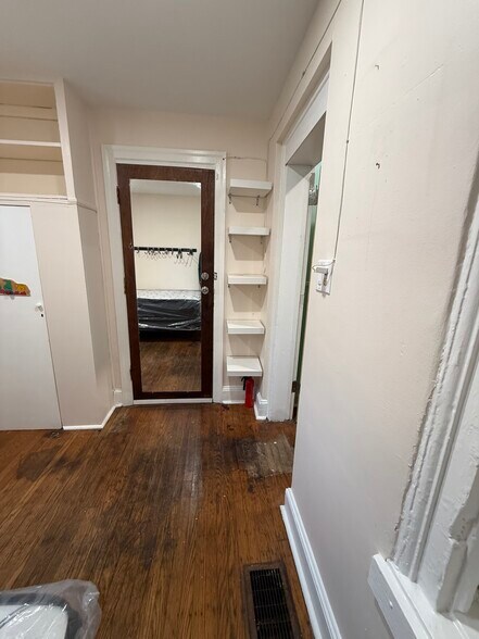 Building Photo - 1236 N Redfield St