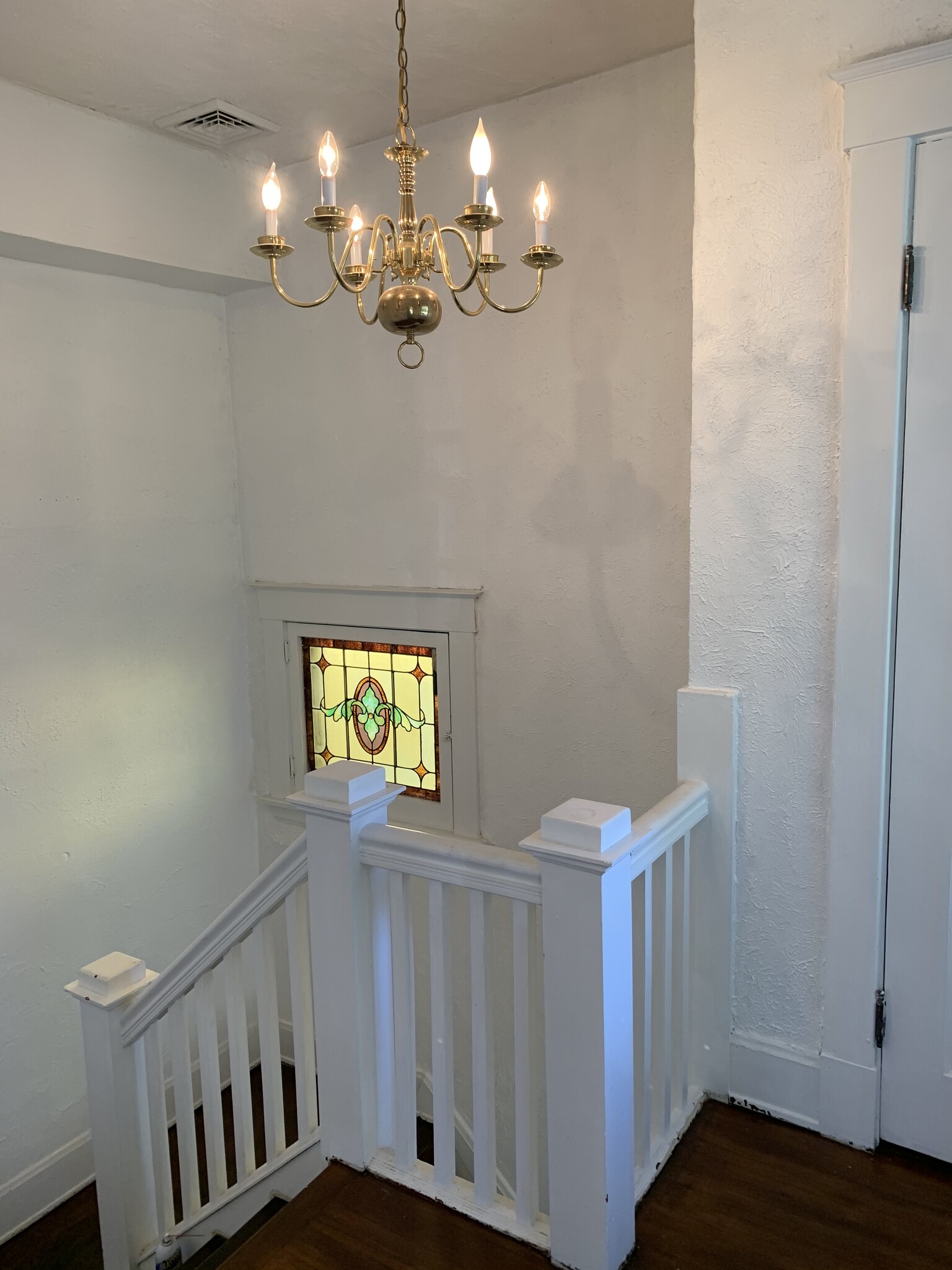 Private ent - 3639 Amberson Ave