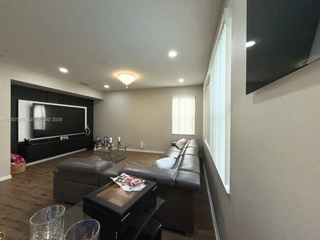 Building Photo - 233 Aldridge Ln