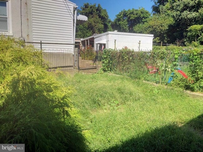 Building Photo - 306 Leverington Ave