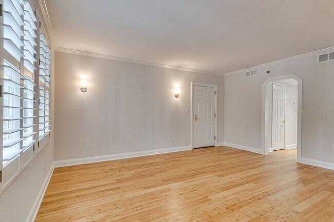 Building Photo - 610 Bashford Ln