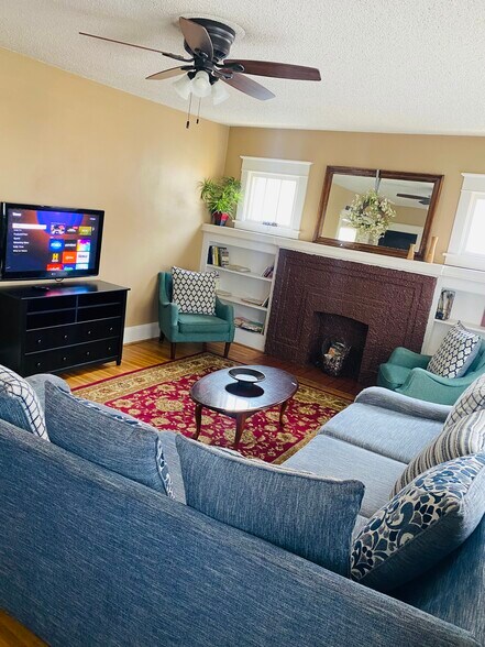 Building Photo - 241 Tacoma Ave