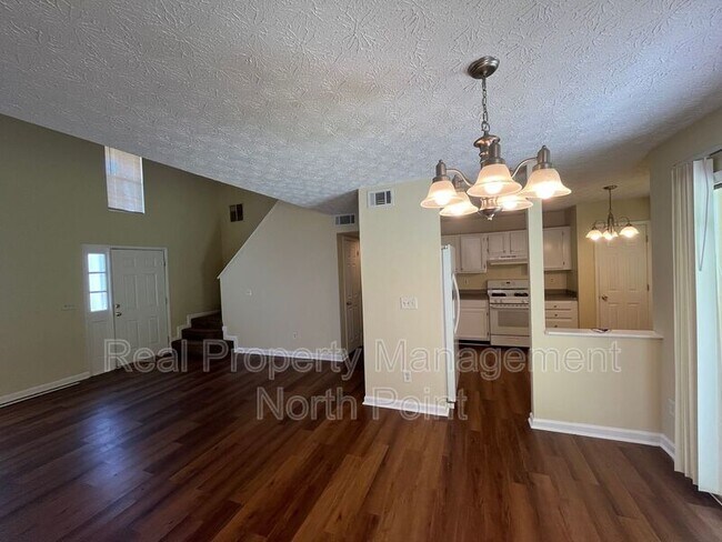 Building Photo - 3004 Kenville Ln