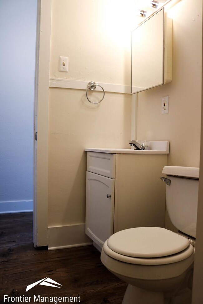 Building Photo - 901 Osage St