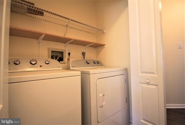Building Photo - 4000 Quaker Ct