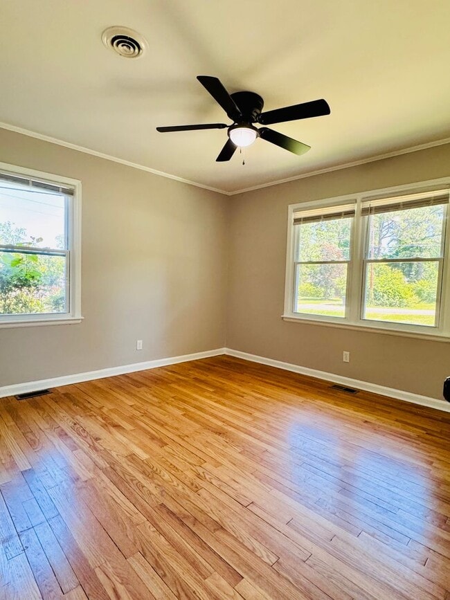Building Photo - 4 BEDROOMS + 3 BATHS in Butner