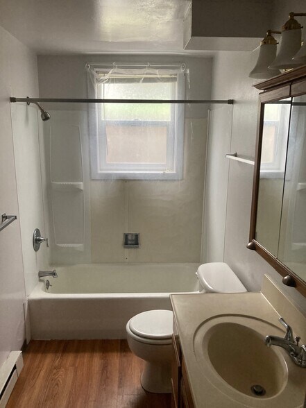 Building Photo - 306 1st Ave