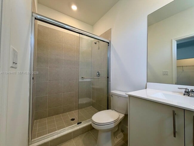 Building Photo - 254 SE 10th St