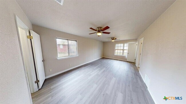 Building Photo - 2018 Shoemaker Dr