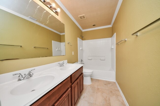 Building Photo - 24114 Courtland Oaks St