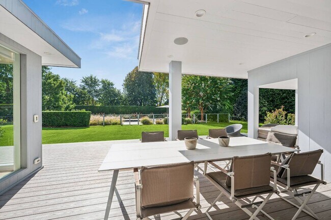 Building Photo - 8 Heller Ln