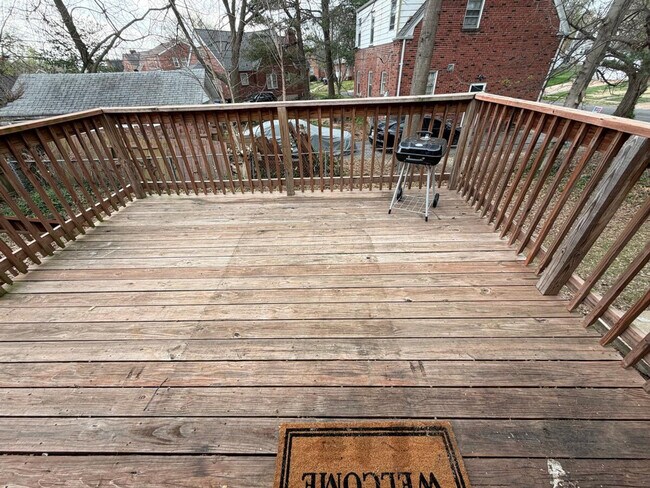 Building Photo - 6913 Etzel Ave