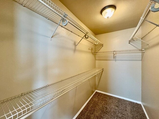 Building Photo - 422 Oregon Trail