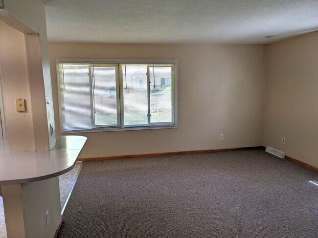 Building Photo - Grimes Ave