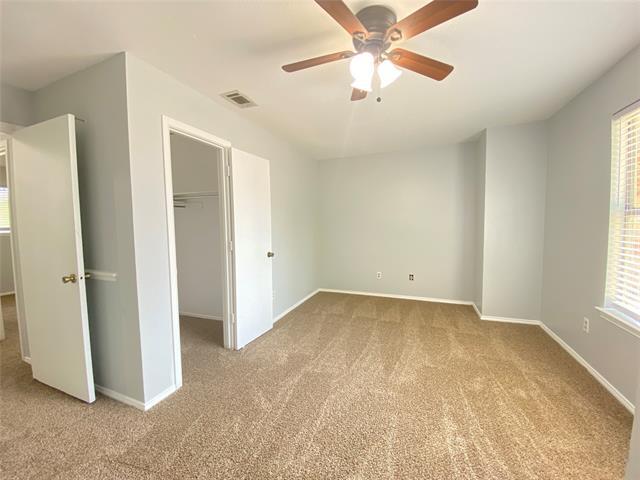 Building Photo - 207 Country Bend
