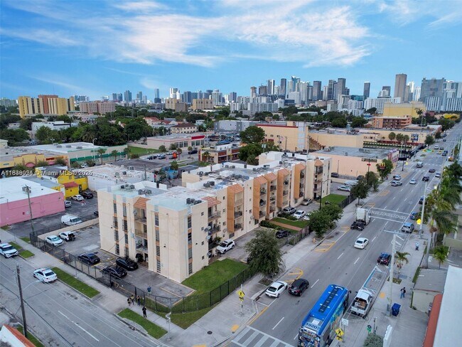 Building Photo - 1051 SW 1st St