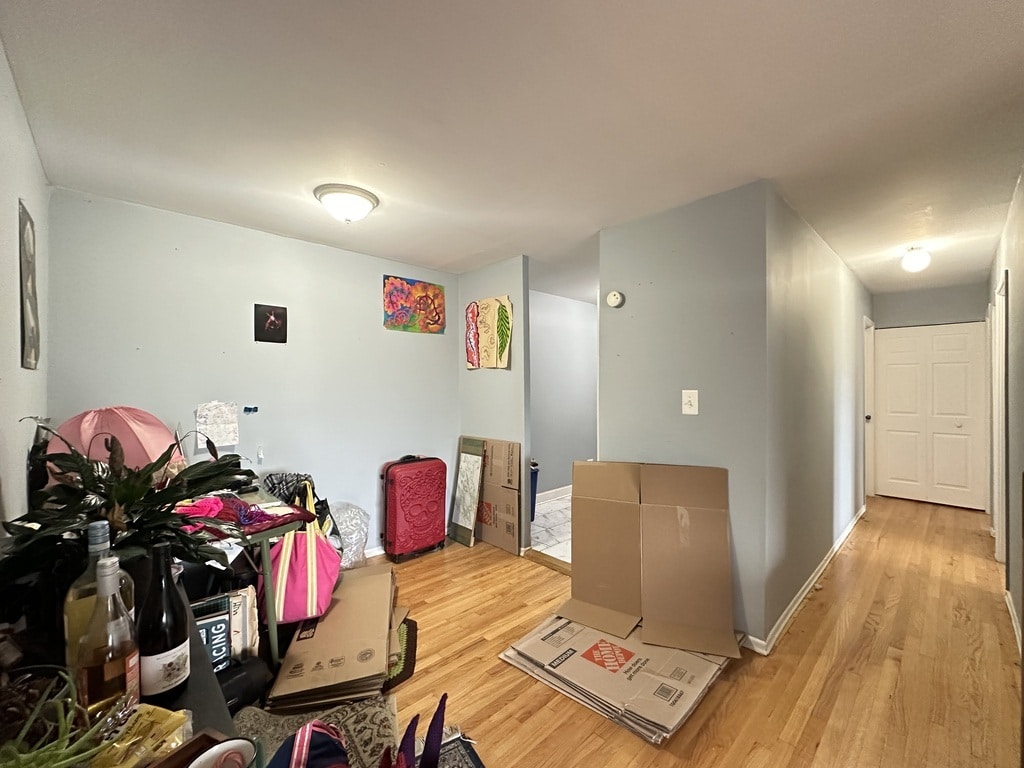 Building Photo - 1515 W Morse Ave