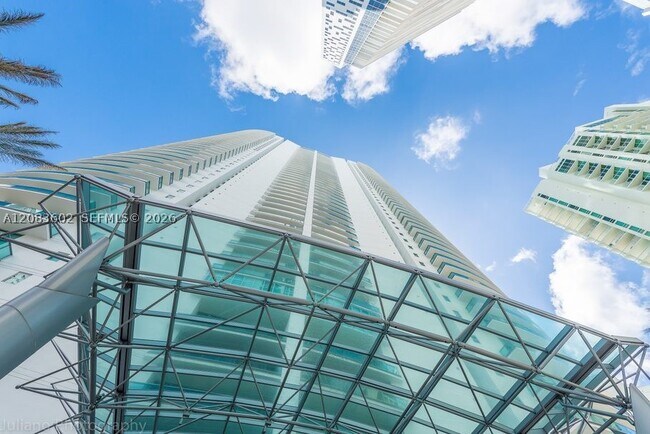 Building Photo - 1331 Brickell Bay Dr