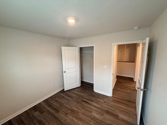 Building Photo - 5167 Hyrule Dr