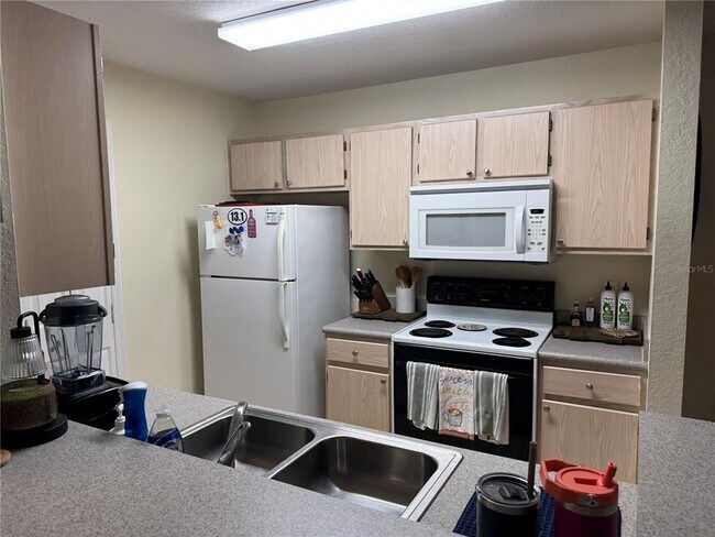 Building Photo - 8911 Manor Loop