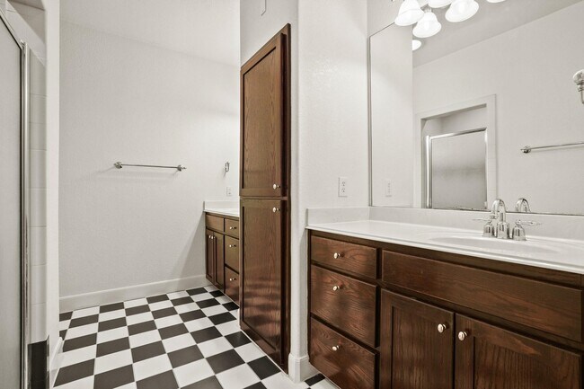 Building Photo - 7114 Bethencourt