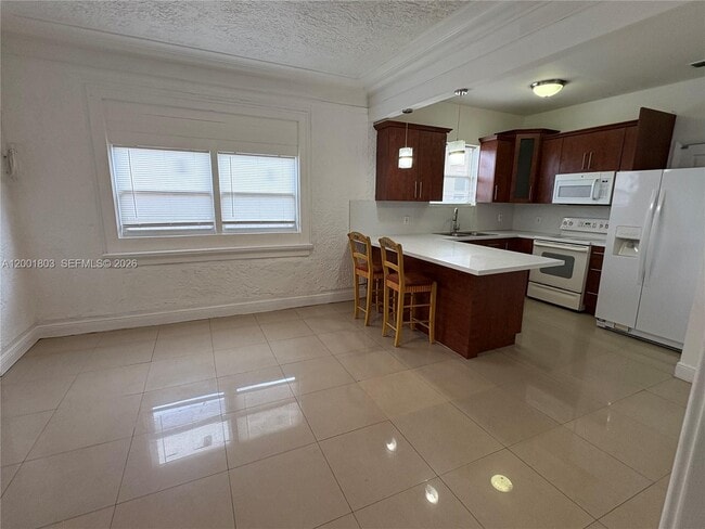 Building Photo - 1560 NW 25th Ave