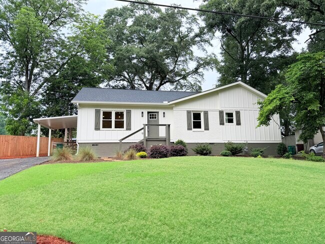 Building Photo - 3300 Ridgecrest Rd